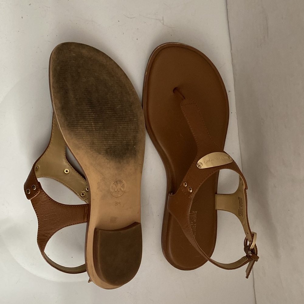 COPY - Michael Kors Women's Mk Plate Thong Flat Sandal - Picture 5 of 5